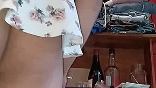 Show me that tight culo in a sexy dress!