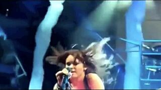 I can't believe Miley Cyrus is such a sexy slutty bitch.