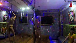 la chica de los sueños húmedos en el disco marck polo 14