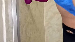 Sexo Con Mi Dildo En El Baño With Latina Toys.