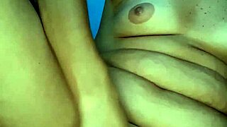 I saw the blonde spread her pussy to cum