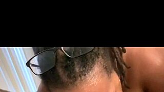 deeheartxxx shows off her big tits and ebony curves