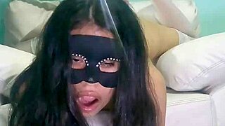 Mi Amigo Me Tortura Con Un Dildo Gigante Y Monstruoso