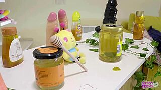 Bonnie says, 'Lick my honey and suck my cock'