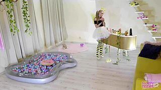 Bonnie says, 'Lick my honey and suck my cock'