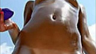 Hoes To Jerk Off To!