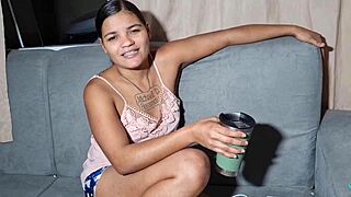 ja era tarde ele veio pra comprar a geladeira e acabou comendo meu cu trailler