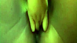 Is horny Bhabhi Roma squirting hard?