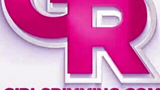 Girlsrimming the rimming domme bends over