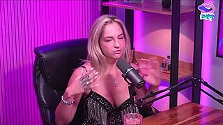 A Loirinha Peladinha No Estudio in Sexy Lingerie for Lesbian Orgasm