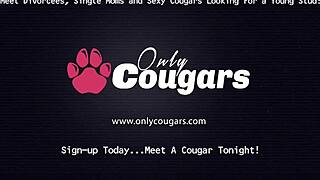 Vivian West finger bangs some cougar pussy in group. 😈