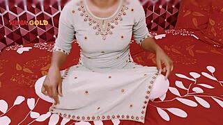 watch apni chachi ki beti ki chudai hindi part 1 at night.