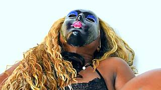 lesly tests a huge dildo in her ass