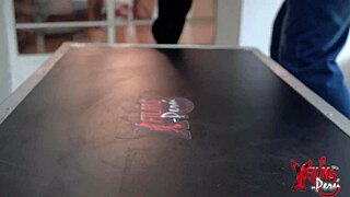 Hombre desesperado pide una muñeca sexual hiper realista para llenarla de semen