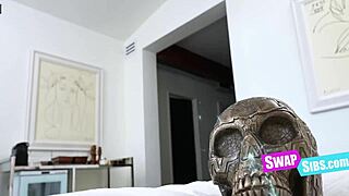 Skeleton swap with step sis Angel Gostosa and Lily Lou! 😜