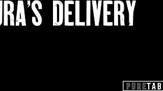 scarlit scandal lets the delivery guy in for some cheating fun 😏