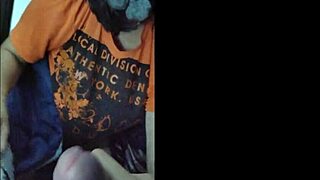 White Moon wants to suck the beautiful babe's cock