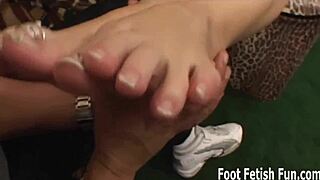 Pamper my feet good and i'll give you a handjob 😘