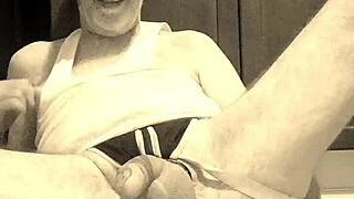 Thomas Odea, the gay pornstar with a monster cock, masturbates his big ass