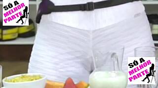 kelly key's big pussy rips leggings in cameltoe