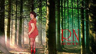 giant secretary surprises manager with her huge height in office