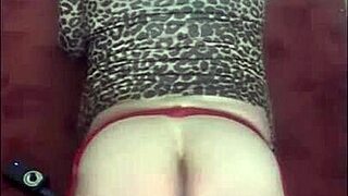 Bisexual crossdresser craves deep anal with dildo