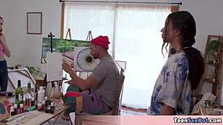 Painter dude fucks his gf and model at the same time. 😏👩‍🎨