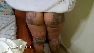 tatuda fogosa da dois pirocudo e mama bem gostoso