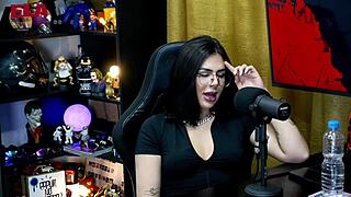 Ruan Showed His Cock to Lary Cubas in Public Barraco Interview