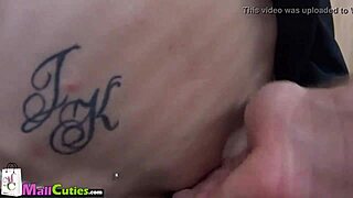 Amateur Czech girls from Mallcuties get horny and fuck on the street