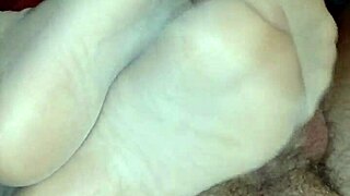 Homemade Footjob In Nylons