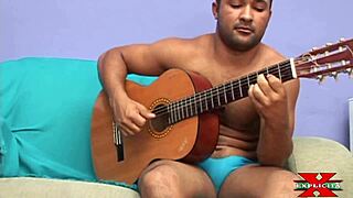 i give my giant ass to lucas crazy