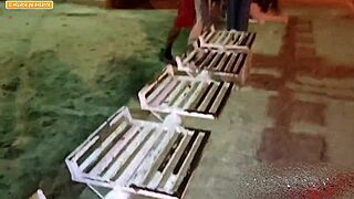 cara fudido quis sexo com duas garotas em praca