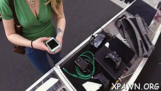 Nice tight body exposed in reality episode in shop