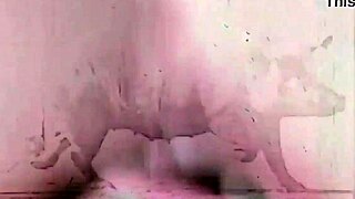 Oops, I meant Beauty rockin’ that hairy vintage vibe!