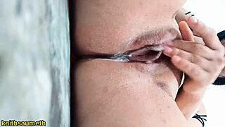 Can you handle Kaithsaumeth's squirting pussy?