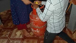 Thirsty bhabhi fixed in kitchen with gas cylinder