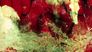 Oops, I meant Beauty rockin’ that hairy vintage vibe!