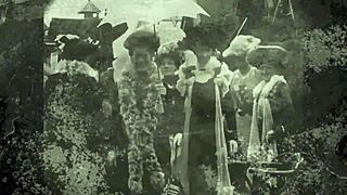 Oops, I meant Beauty rockin’ that hairy vintage vibe!