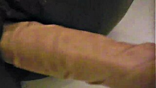 Candy and sexy diva in lesbian pussy lick