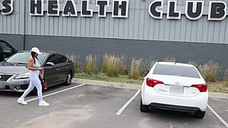 Gym girl picked up and fucked! 💪😏