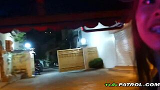 Bold Pickup Of Filipina Teen 18+ In Tuk Tuk For Oral Action