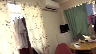 Homemade Video of 18yo Girl Getting Creampie for First Time