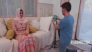 पैसे मिलें तो हिजाब में फुल हराम हो जाऊंगी, हार्ड राइडिंग और ब्लोजॉब के लिए