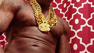 बीबीसी वर्शिप हललूजा जॉनसन ने सोलो मास्टरबेशन में विशाल काला लंड हिलाया