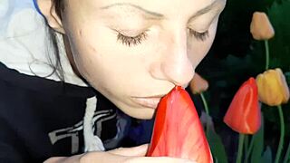 my girlfriend licks pussy to orgasm