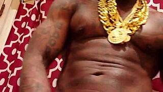 बीबीसी वर्शिप हललूजा जॉनसन ने सोलो मास्टरबेशन में विशाल काला लंड हिलाया