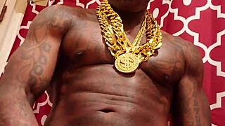 बीबीसी वर्शिप हललूजा जॉनसन ने सोलो मास्टरबेशन में विशाल काला लंड हिलाया