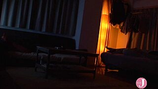 a strange life together with my ex-girlfriend who suddenly moved into my room