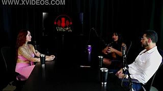 safada mostra os peitos e rebola pro noivo depois de falar sobre a hipocrisia dos casais brasileiros - casal cherie watch on sheer red